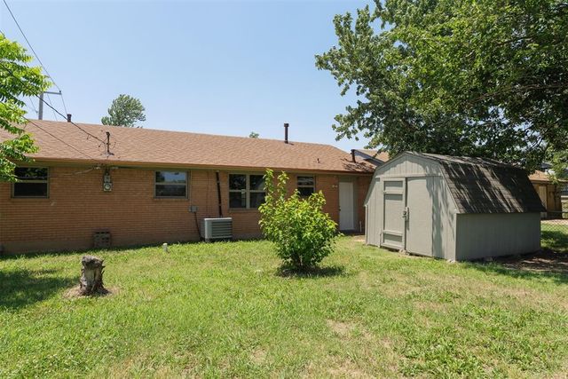 608 N Dallas Avenue, Moore, OK 73160
