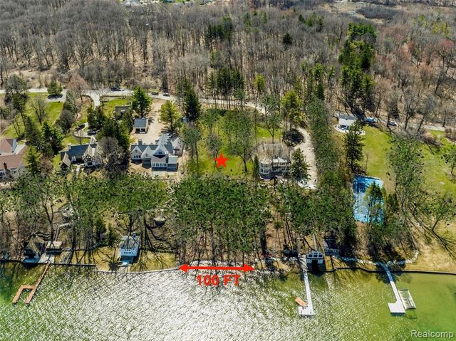 940 Lake Angelus Shores, Lake Angelus, MI 48326