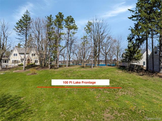 940 Lake Angelus Shores, Lake Angelus, MI 48326
