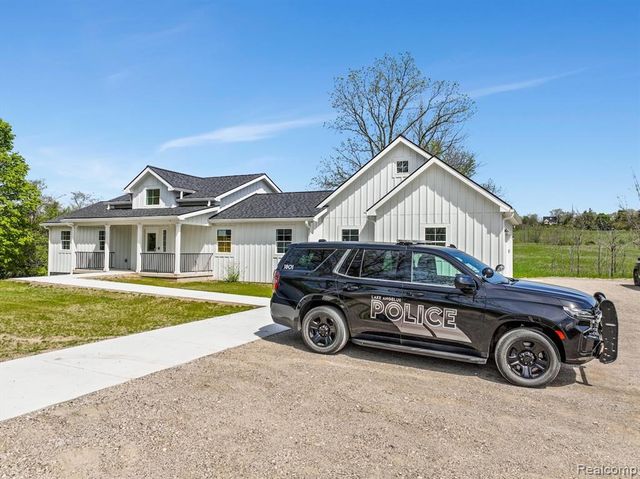 940 Lake Angelus Shores, Lake Angelus, MI 48326