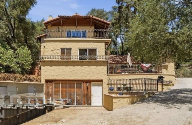 736 Crater Oak Drive, Calabasas, CA 91302