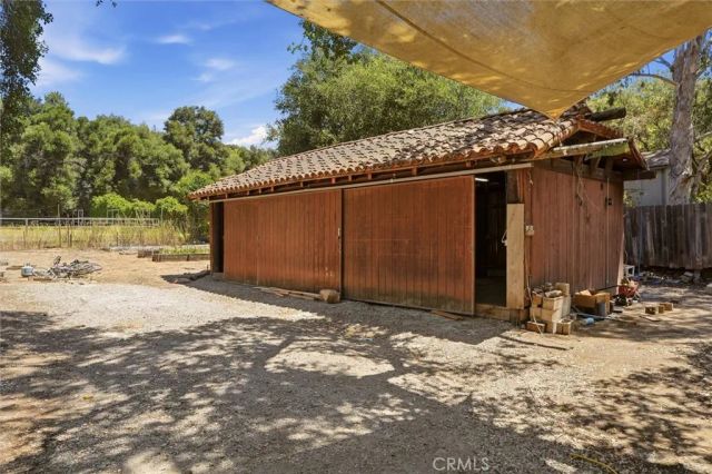 736 Crater Oak Drive, Calabasas, CA 91302