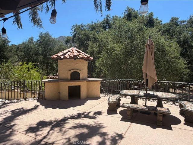 736 Crater Oak Drive, Calabasas, CA 91302