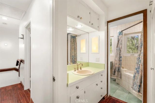 736 Crater Oak Drive, Calabasas, CA 91302