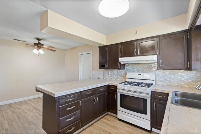 1175 Levich Circle, Hanford, CA 93230