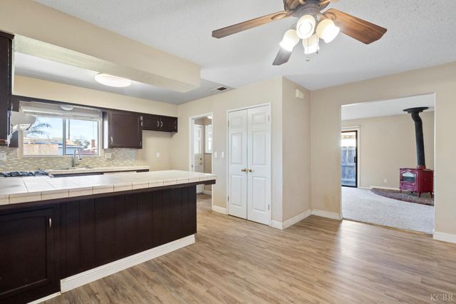 1175 Levich Circle, Hanford, CA 93230