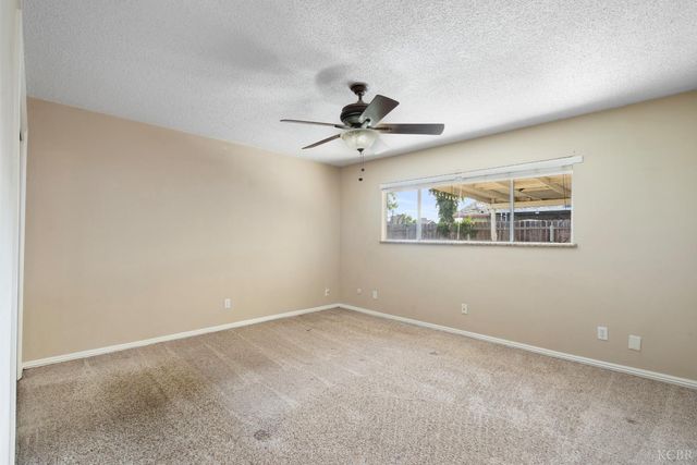 1175 Levich Circle, Hanford, CA 93230