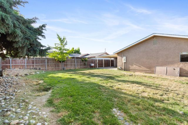 1175 Levich Circle, Hanford, CA 93230