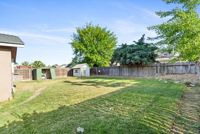 1175 Levich Circle, Hanford, CA 93230