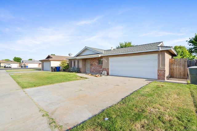 1175 Levich Circle, Hanford, CA 93230