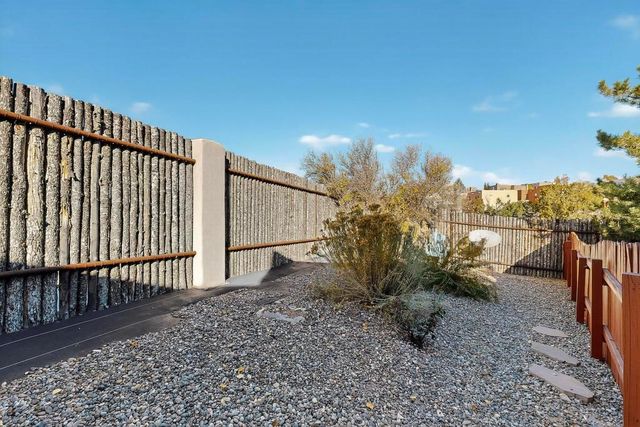 2933 Pueblo Halona, Santa Fe, NM 87507