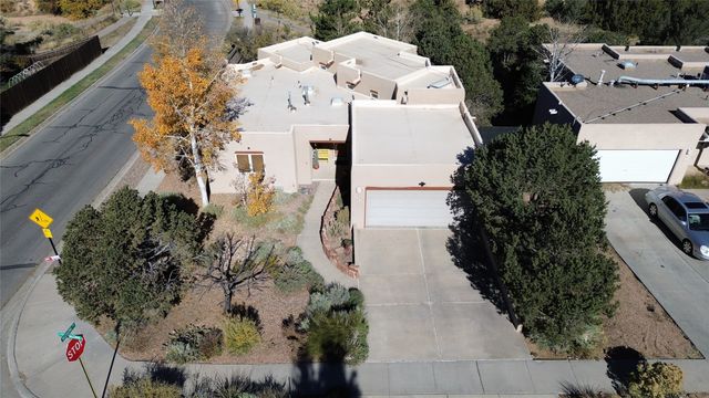 2933 Pueblo Halona, Santa Fe, NM 87507
