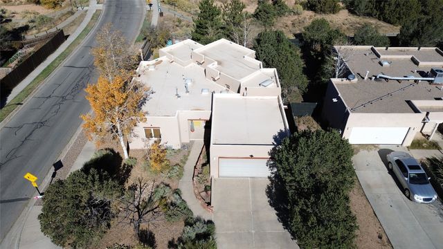 2933 Pueblo Halona, Santa Fe, NM 87507