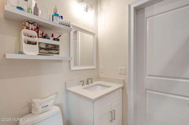 102 Eagle Way, Eatontown, NJ 07724