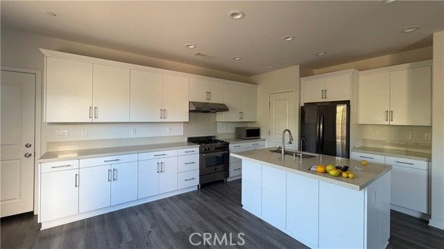 182 Quiet Grove, Irvine, CA 92618