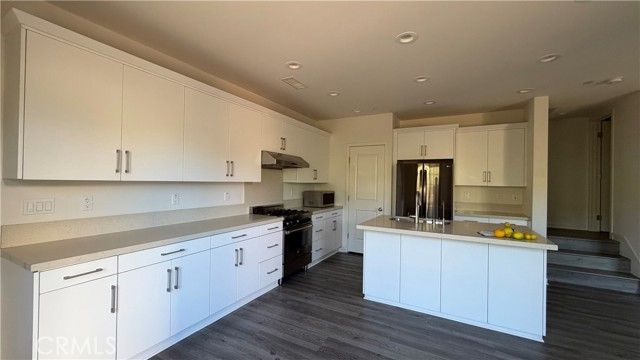 182 Quiet Grove, Irvine, CA 92618