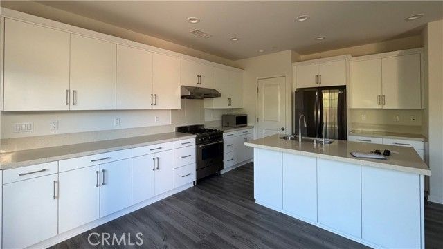 182 Quiet Grove, Irvine, CA 92618