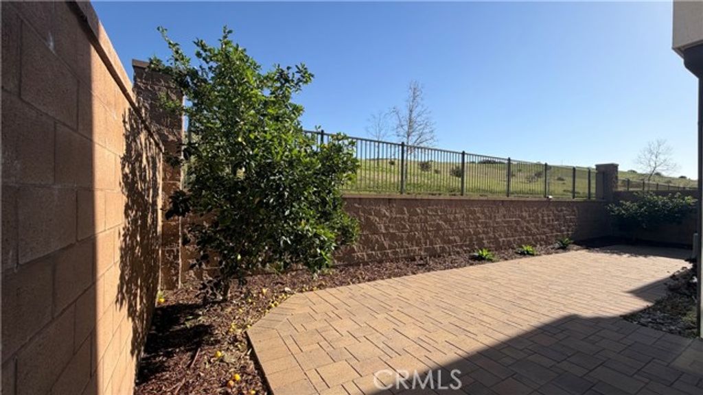 182 Quiet Grove, Irvine, CA 92618