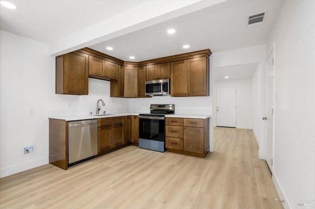 131 Beard St, Vacaville, CA 95688