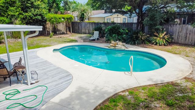 28 NW Carlton Court, Fort Walton Beach, FL 32548