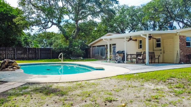 28 NW Carlton Court, Fort Walton Beach, FL 32548