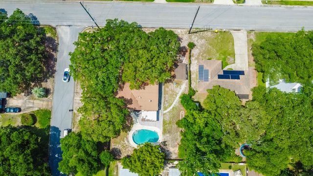 28 NW Carlton Court, Fort Walton Beach, FL 32548