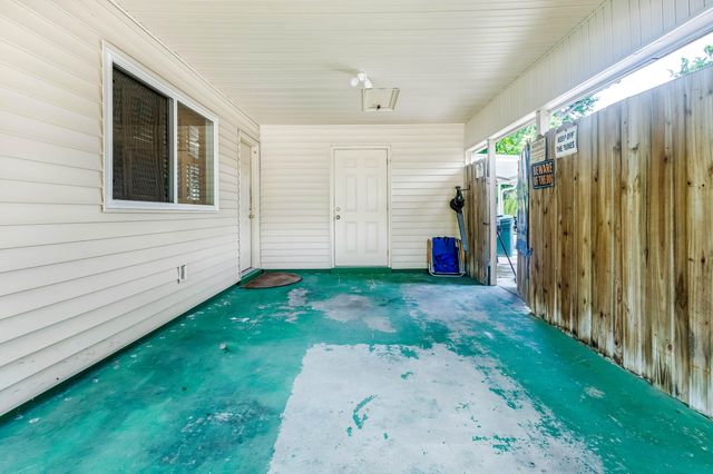 28 NW Carlton Court, Fort Walton Beach, FL 32548