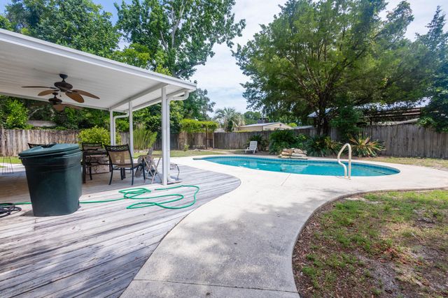 28 NW Carlton Court, Fort Walton Beach, FL 32548