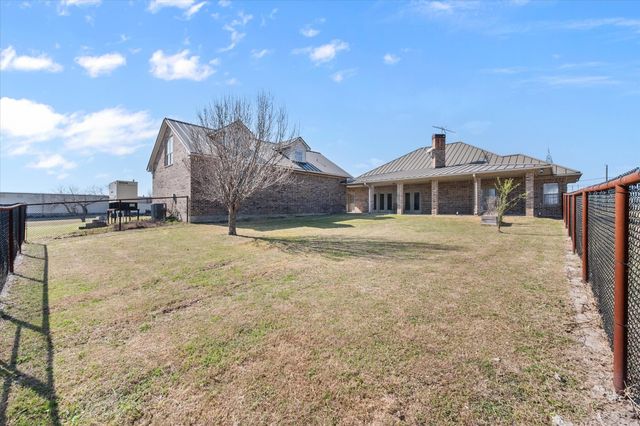 1141 Lake Halbert Road, Corsicana, TX 75109