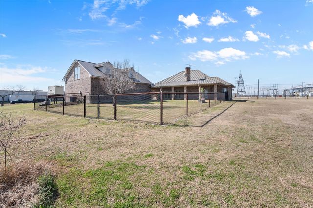 1141 Lake Halbert Road, Corsicana, TX 75109