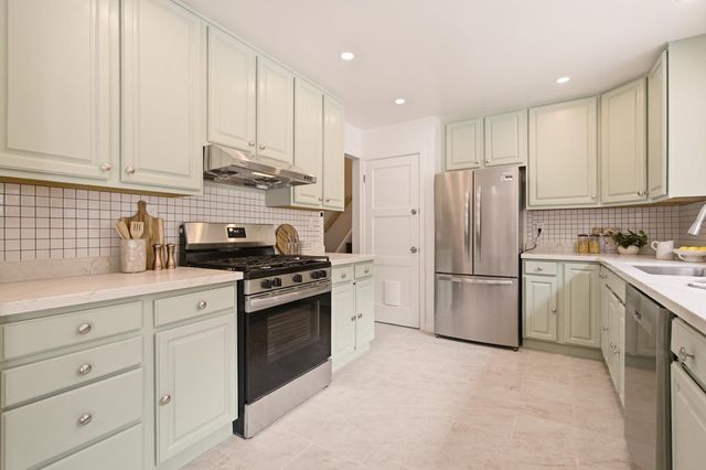 847 87th Street, Daly City, CA 94015