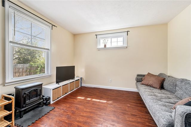 318-320 Sprott Way, Sewickley, PA 15143