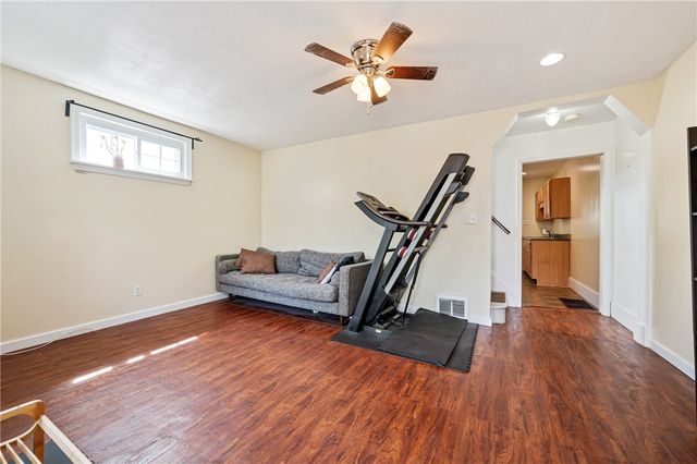 318-320 Sprott Way, Sewickley, PA 15143