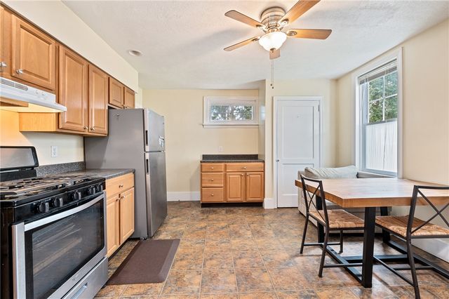 318-320 Sprott Way, Sewickley, PA 15143