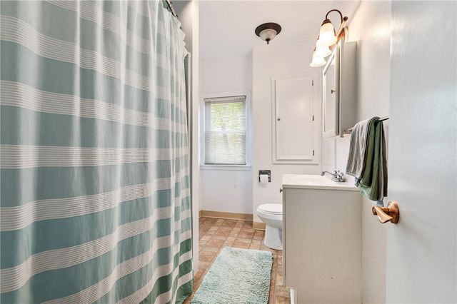 318-320 Sprott Way, Sewickley, PA 15143