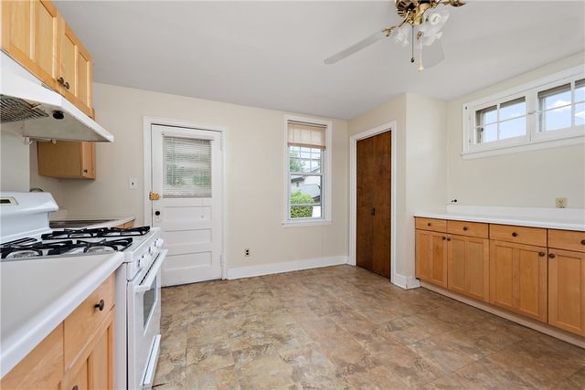 318-320 Sprott Way, Sewickley, PA 15143