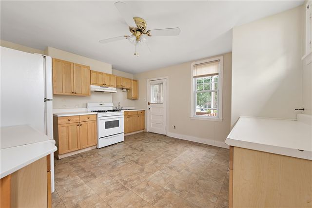 318-320 Sprott Way, Sewickley, PA 15143