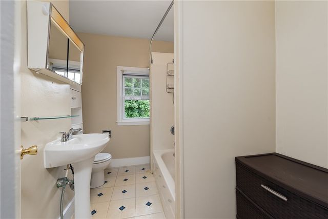 318-320 Sprott Way, Sewickley, PA 15143