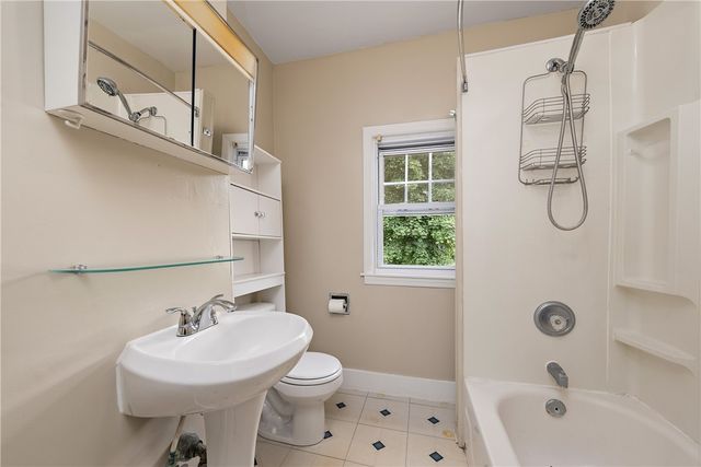 318-320 Sprott Way, Sewickley, PA 15143