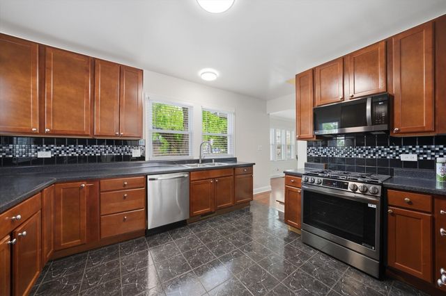 2 Elizabeth Street, Calumet City, IL 60409
