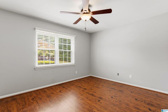 2104 Montreat Ln Apt C, Vestavia Hills, AL 35216