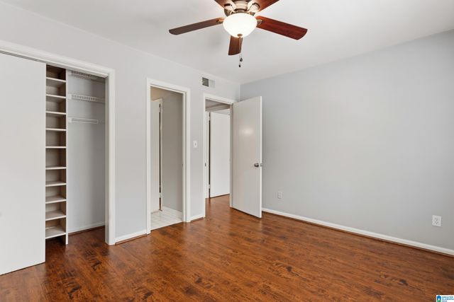 2104 Montreat Ln Apt C, Vestavia Hills, AL 35216