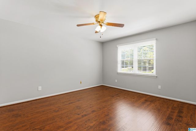 2104 Montreat Ln Apt C, Vestavia Hills, AL 35216