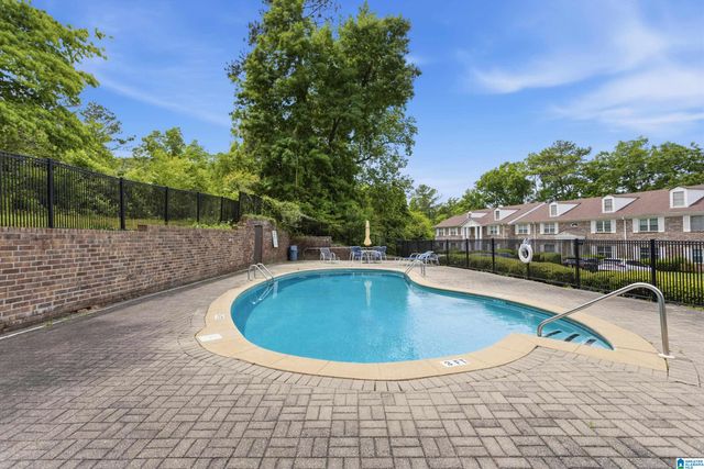 2104 Montreat Ln Apt C, Vestavia Hills, AL 35216