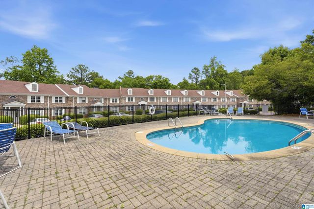 2104 Montreat Ln Apt C, Vestavia Hills, AL 35216