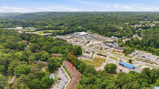 2104 Montreat Ln Apt C, Vestavia Hills, AL 35216
