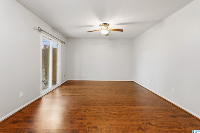 2104 Montreat Ln Apt C, Vestavia Hills, AL 35216