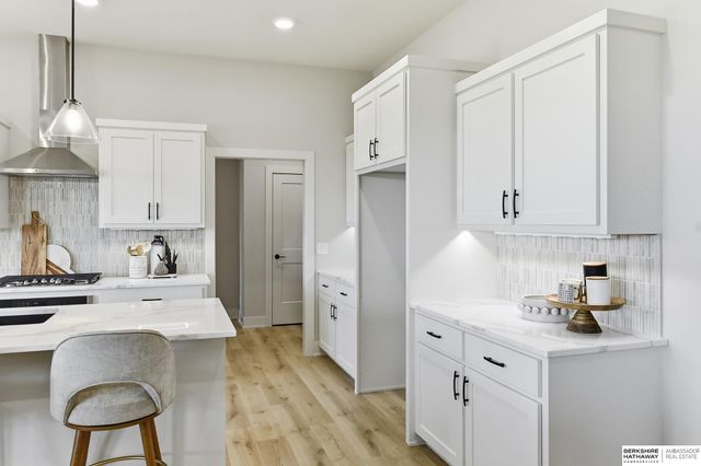 9808 Overland Trail, Papillion, NE 68046
