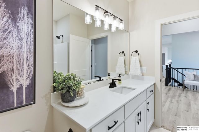 9808 Overland Trail, Papillion, NE 68046