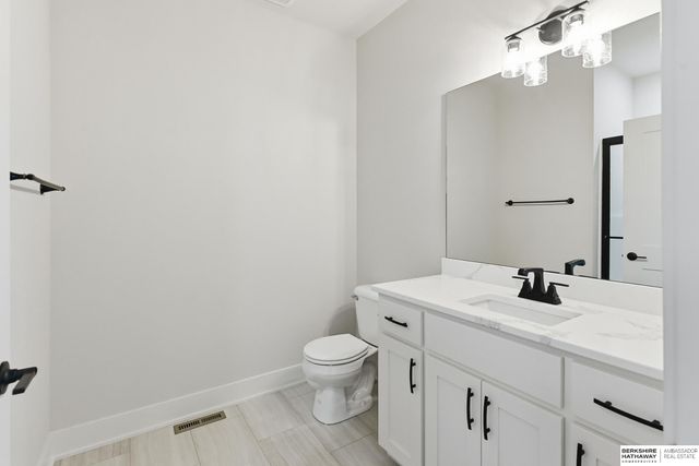 9808 Overland Trail, Papillion, NE 68046